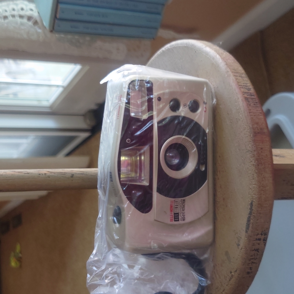 Vintage Bell Howell camera - Picture 4 of 6